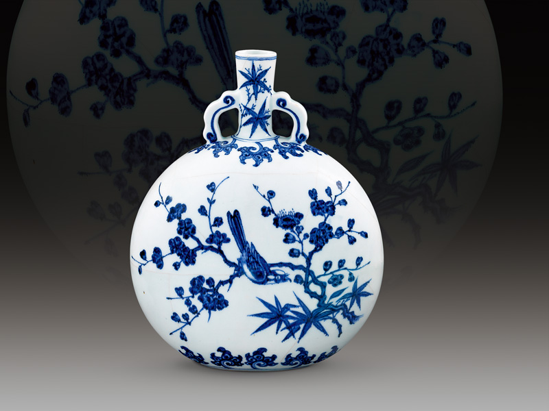 明永樂(lè)+青花花鳥(niǎo)紋雙耳扁壺+高31.5公分／震旦博物館提供