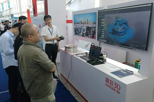 本次論壇震旦3D總經(jīng)理紀(jì)崇楠親自到現(xiàn)場(chǎng)為大家介紹3D打印工業(yè)級(jí)應(yīng)用解決方案