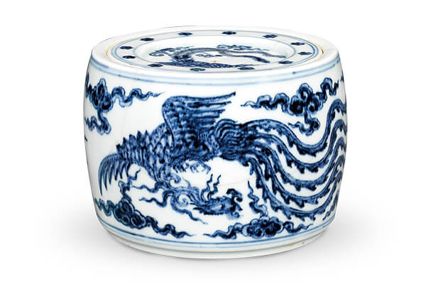 明宣德．鳳紋蟋蟀罐+蓋面與罐身皆以鳳鳥為紋飾，配合器面形狀做不同的布局，產(chǎn)生相異的裝飾效果。（圖四）