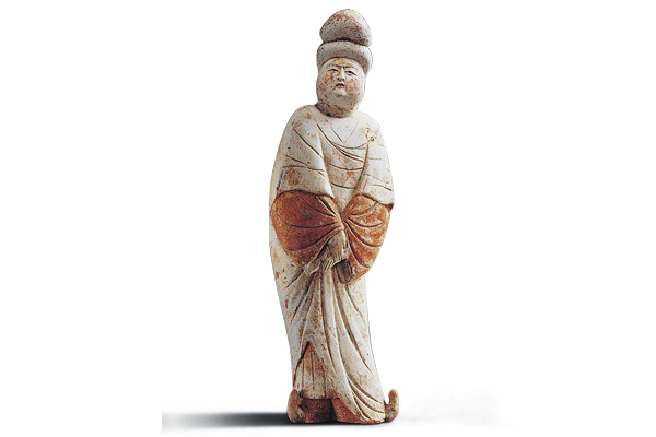 唐代．加彩仕女俑 器表涂繪多種顏料，表現(xiàn)女子的衣著發(fā)式，因?yàn)榧硬什糠治唇?jīng)送燒而容易剝落。（圖五）