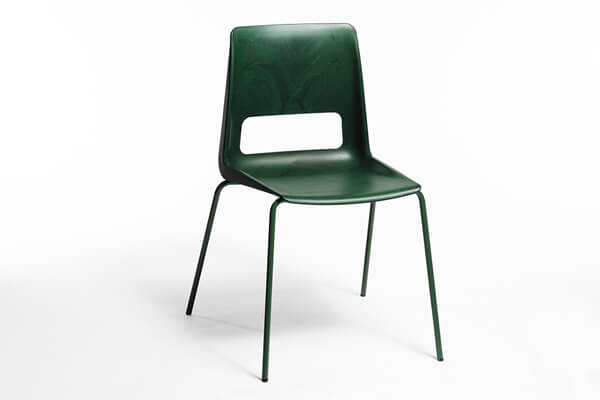 挪威的S-1500+Chair，同樣利用廢棄漁網(wǎng)再制而成。
