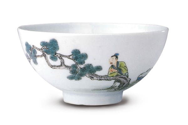 清雍正．五彩人物紋碗 此器以褐、綠、藍(lán)、黑等低溫彩料繪畫(huà)釉上紋飾，筆觸精細(xì)，配色清雅，風(fēng)格頗為俊秀。（圖三） 圖片來(lái)源：《五彩?斗彩 38故宮博物院文物珍品全集》，頁(yè)170，圖156。
